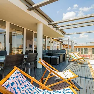 Luxury With Balcony In Downtown Budapest