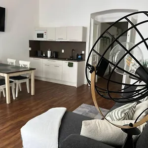 Lovely Havanska - With Free Parking Apartman