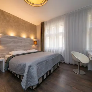 Daire Emporio, Prag