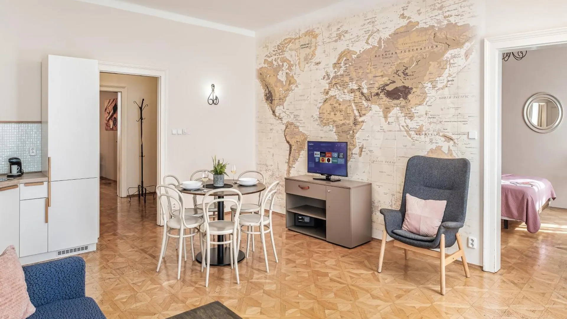 6 Continents Apartments By Adrez Prague 0*,