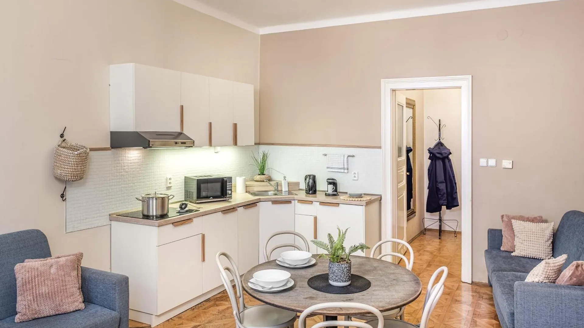 6 Continents Apartments By Adrez Prague Czech Republic