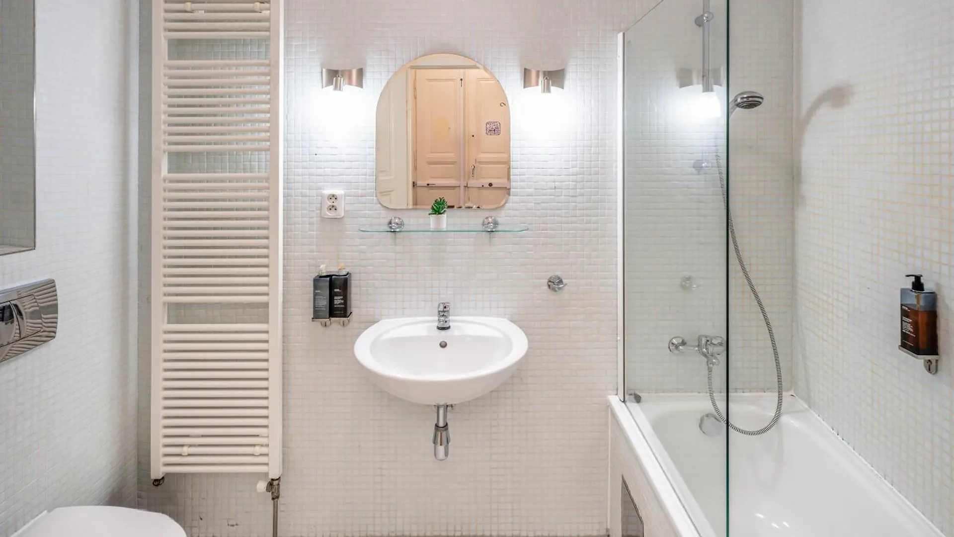 6 Continents Apartments By Adrez Prague