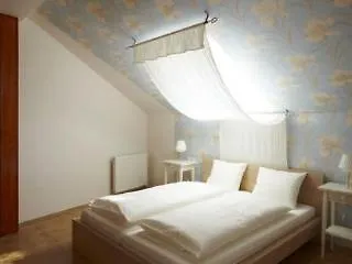 6 Continents Apartments By Adrez Prague 0*,