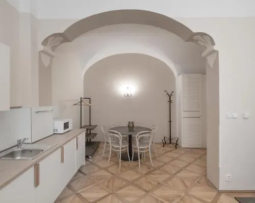 6 Continents Apartments By Adrez Prague 0*,